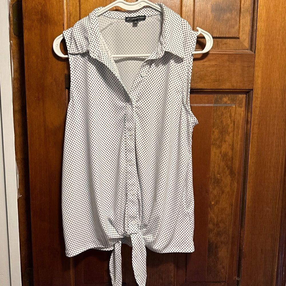 Adrianna Papell Sleeveless Polka Dot Blouse Collar, Buttons Medium